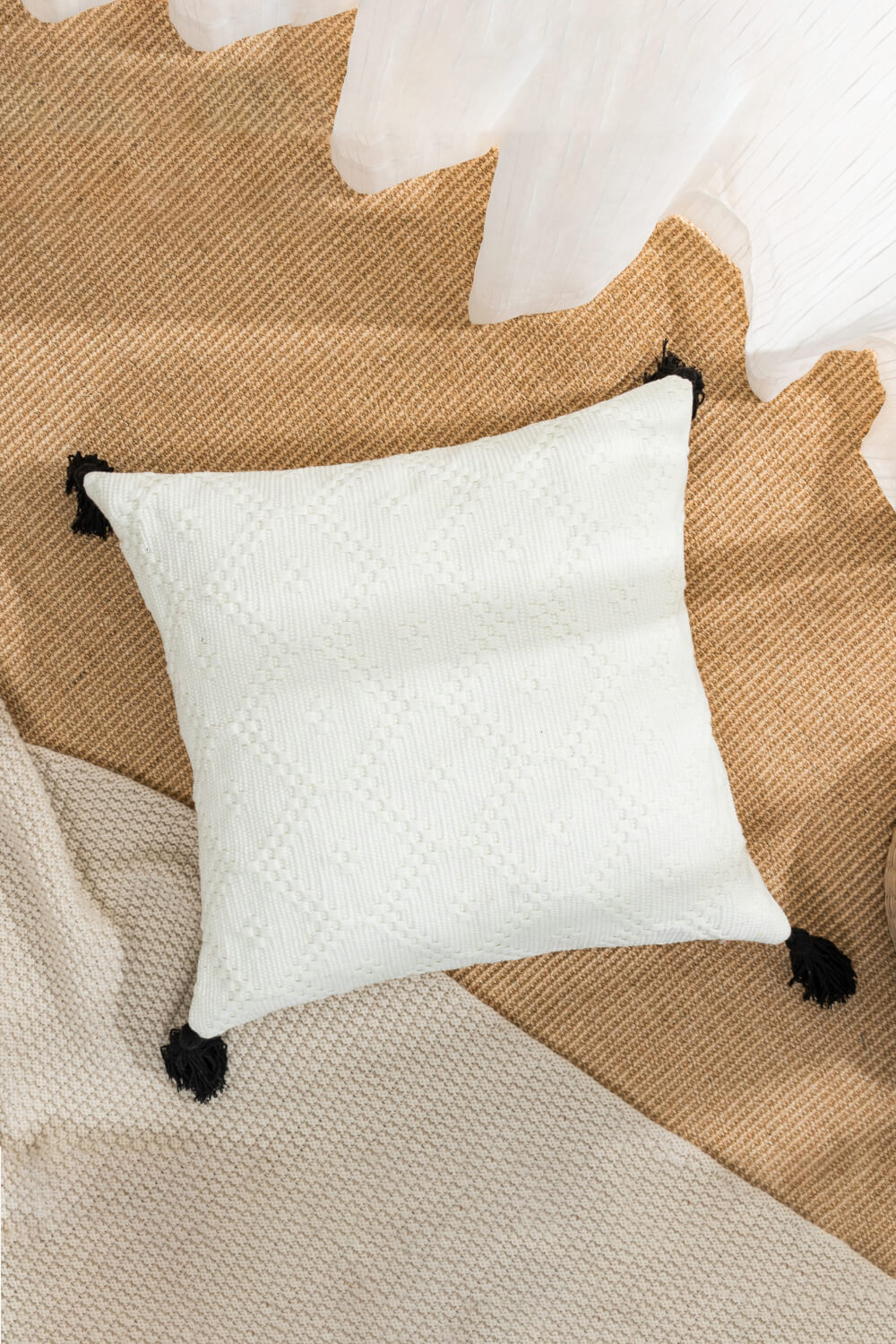 Four-Corner Tassel Decorative Throw Pillow Case