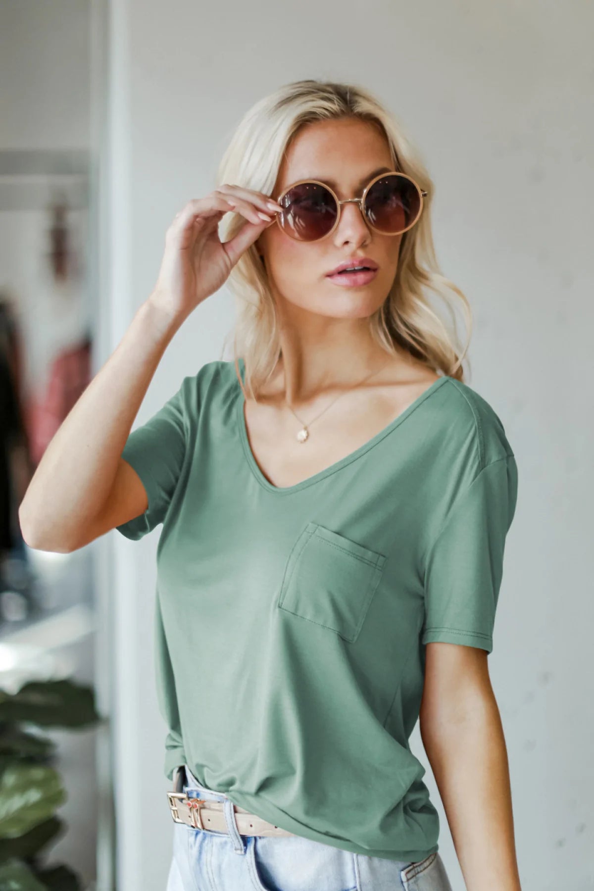 Scoop Neck Solid Color T-short