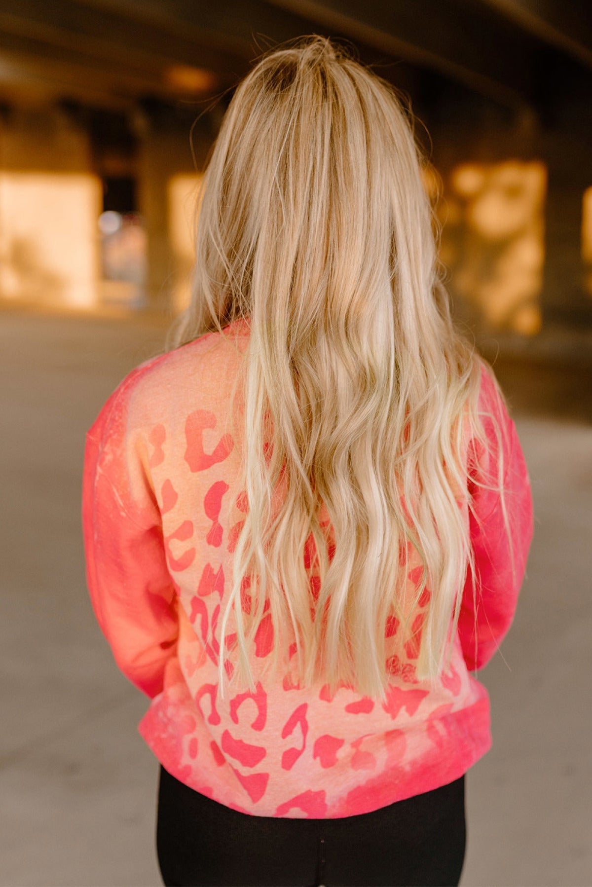 Pink Shining Leopard Lips Print Vintage Bleached Sweatshirt