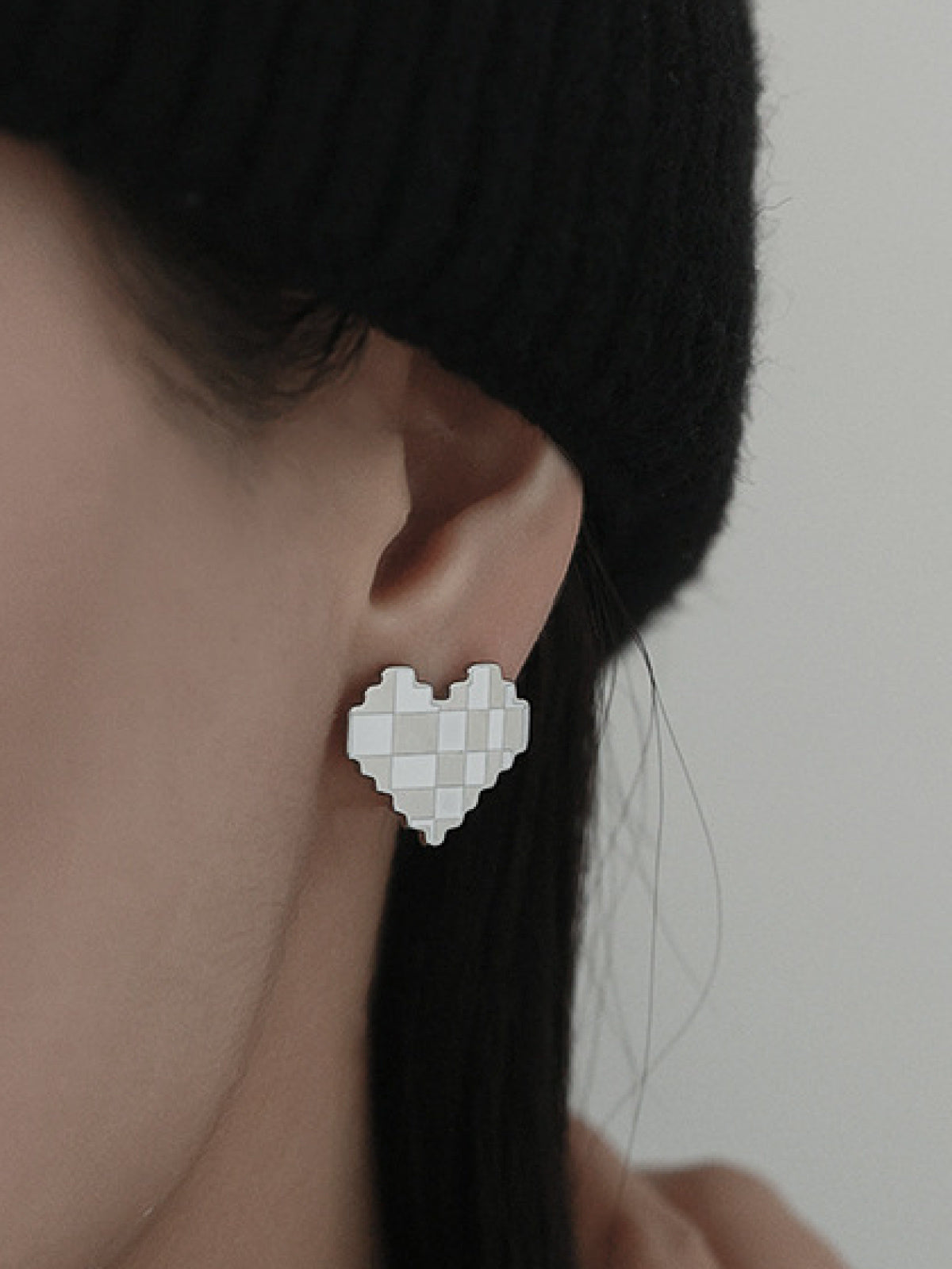 Heart-Shaped Enamel Checkerboard Design Earrings