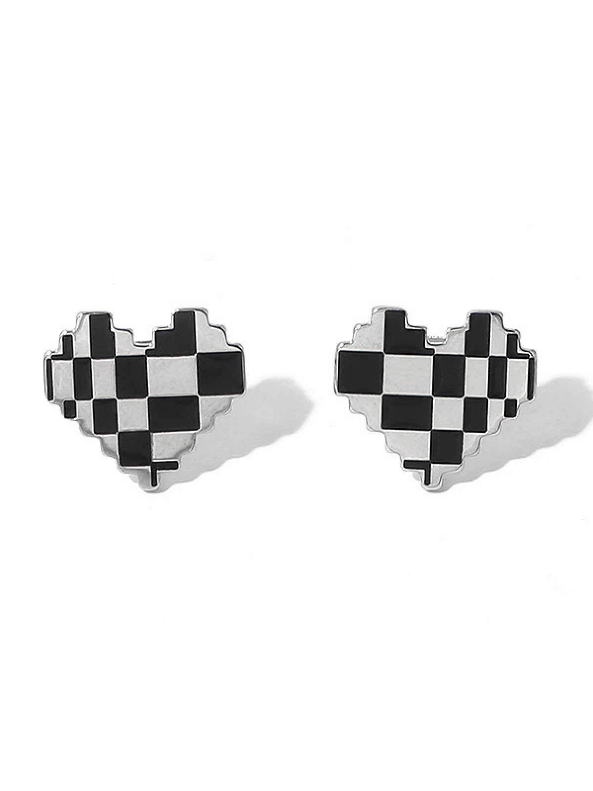 Heart-Shaped Enamel Checkerboard Design Earrings